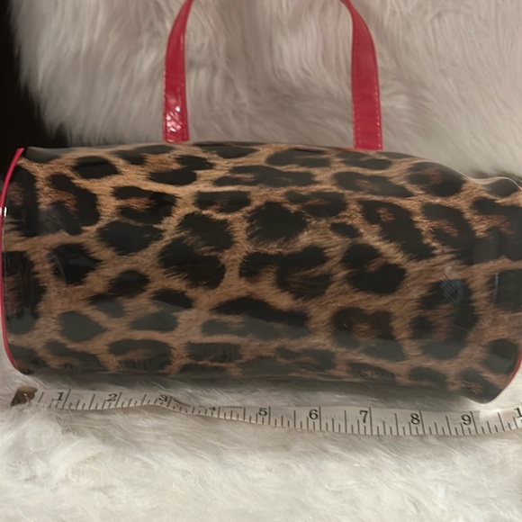 JESSICA SIMPSON MAKEUP/TOILETRY PATENT BAG - Picture 10 of 12